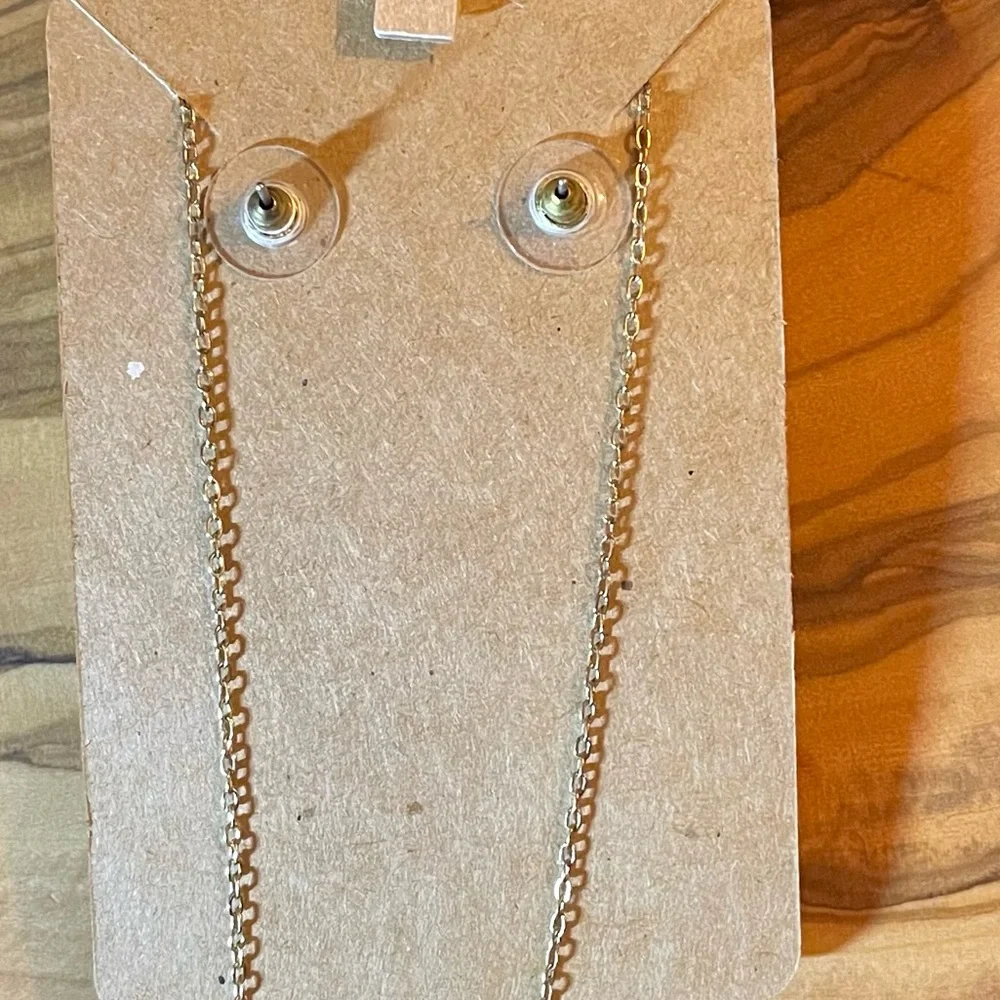Elegant Yellow Gem Necklace and Earrings
